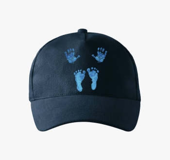 Kezek in bejzbolska kapa