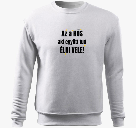 aki tud vele pulover s kapuco