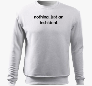 Inchident pulover s kapuco