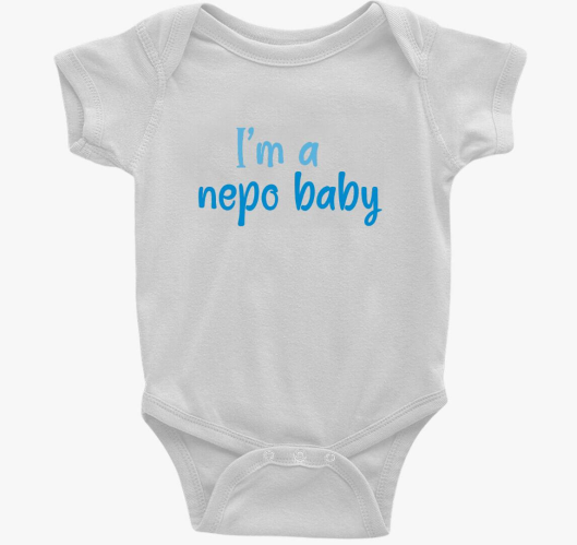 I'm nepo baby (modra) felirato...