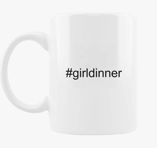 girl dinner trend skodelica