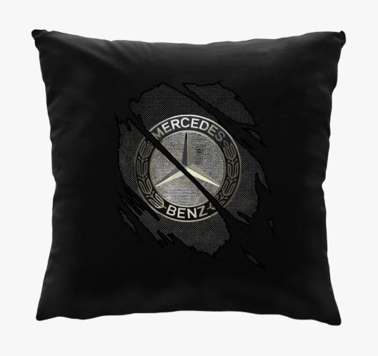 Repedezett Mercedes Benz blazi...