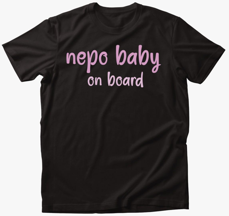 nepo baby on board (roza) feliratos majica