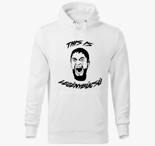 This is pulover s kapuco