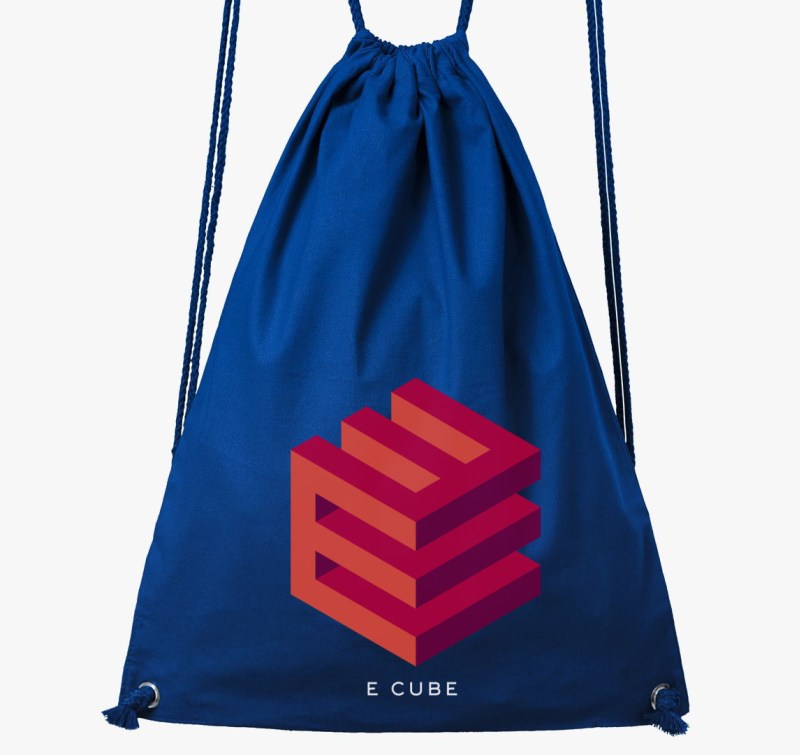 E cube kocka design nahrbtnik